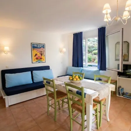 Appartement Avec Piscines Et Jardin Proche *